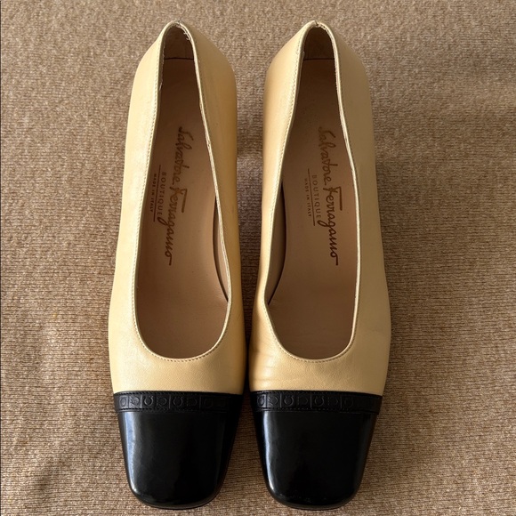 Salvatore Ferragamo Shoes - Salvatore Ferragamo Cream and Black Leather Block Heel Pumps Size 8B